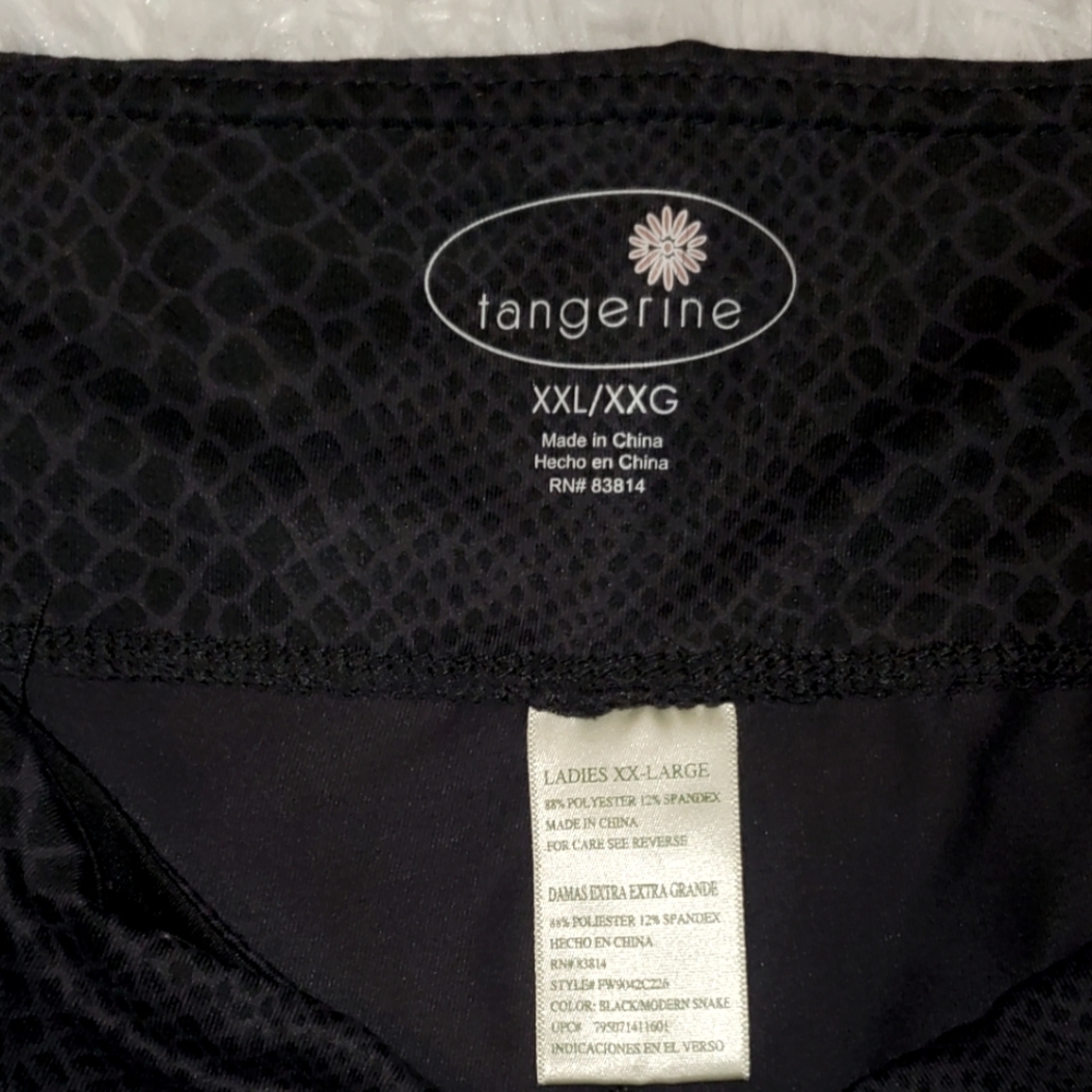 Snake Skin Print Exercise Capris, Size XXL, Black with Design